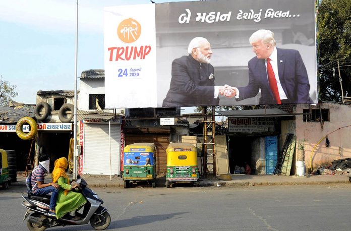 Trump modi- UNI 2