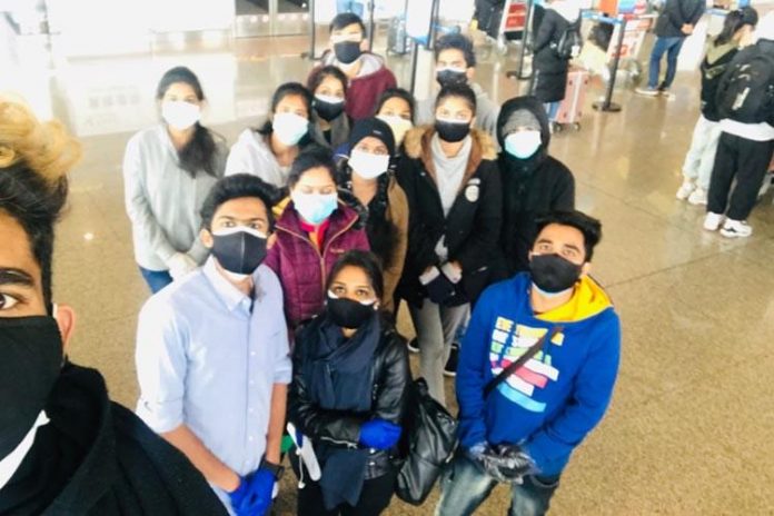 Coronavirus_Indian_students_airport_750