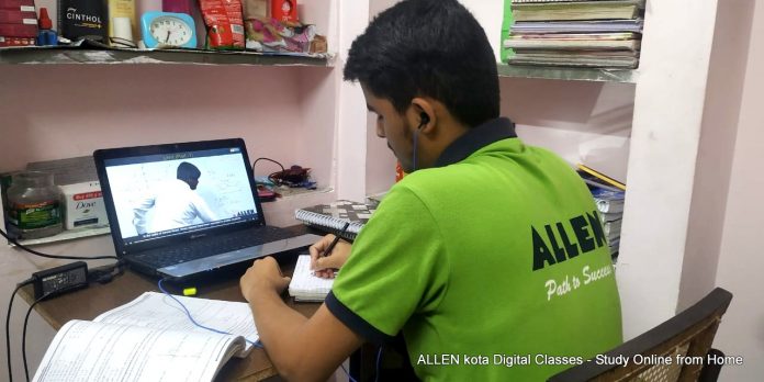 students-during-lockdown-allen-online-class