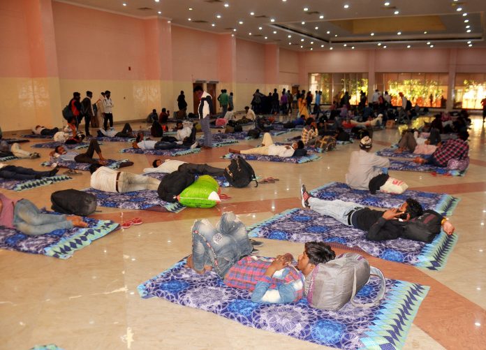 migrants at shelter home UNI