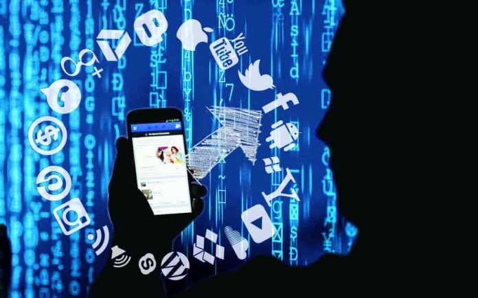 Socia-Media-user-Facebook-A-min