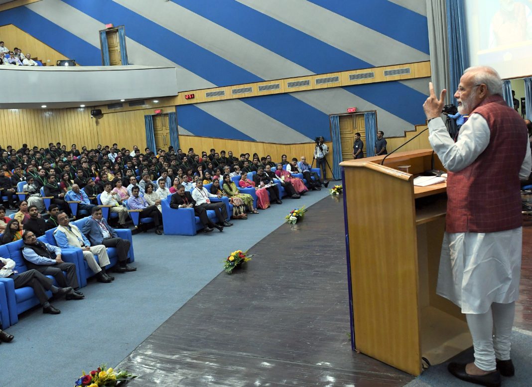 IAS officers and Modi in Delhi PIB